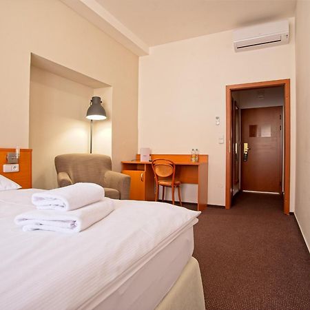 Wine Wellness Hotel Amande Hustopece Ngoại thất bức ảnh