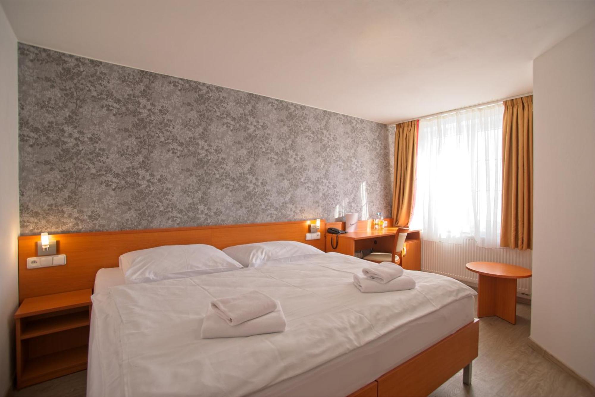 Wine Wellness Hotel Amande Hustopece Ngoại thất bức ảnh