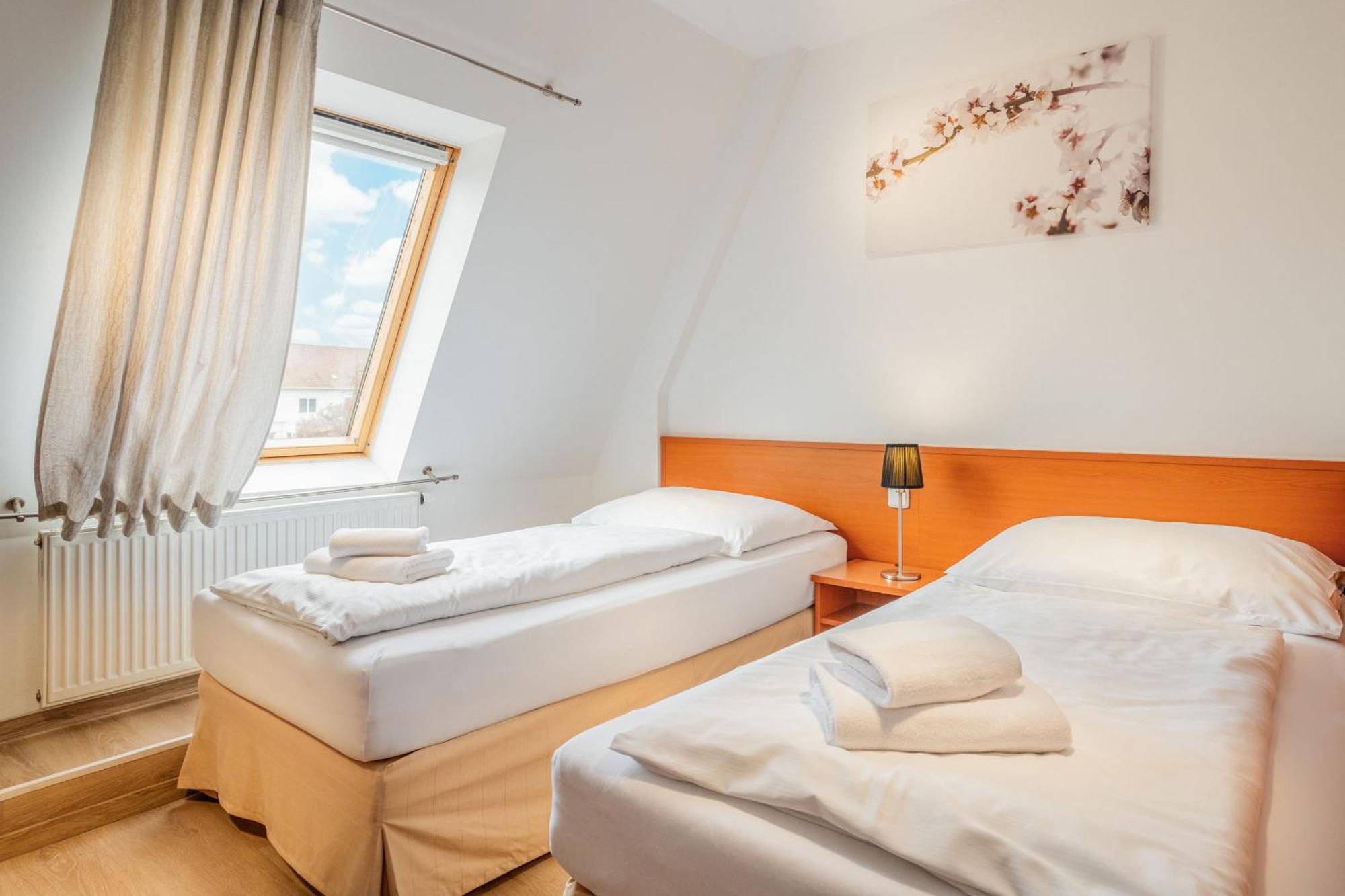 Wine Wellness Hotel Amande Hustopece Ngoại thất bức ảnh